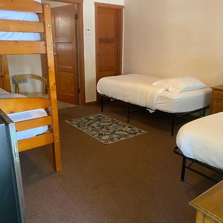 Seven Circles Lodge&Retreat Badger エクステリア 写真