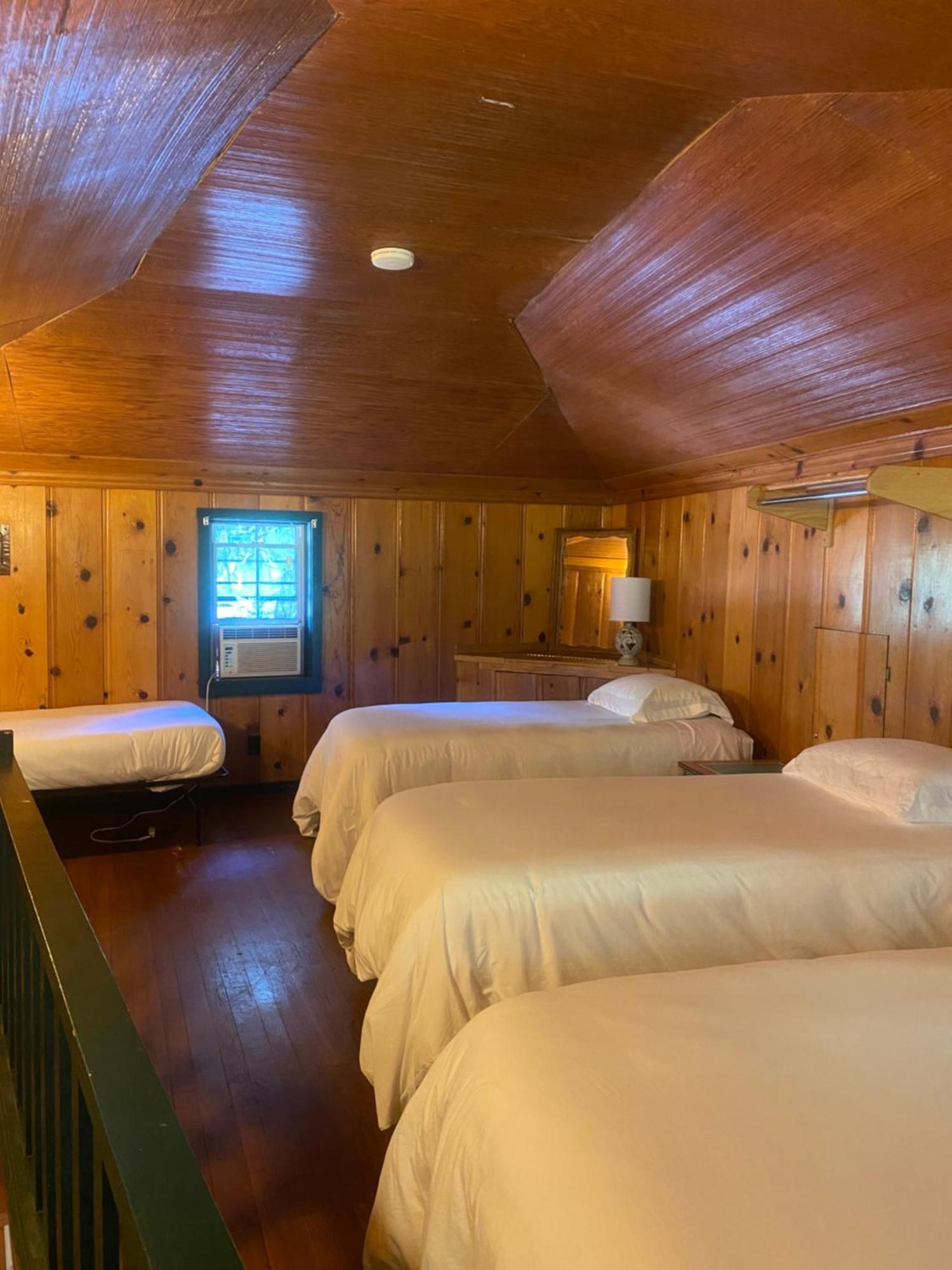 Seven Circles Lodge&Retreat Badger エクステリア 写真