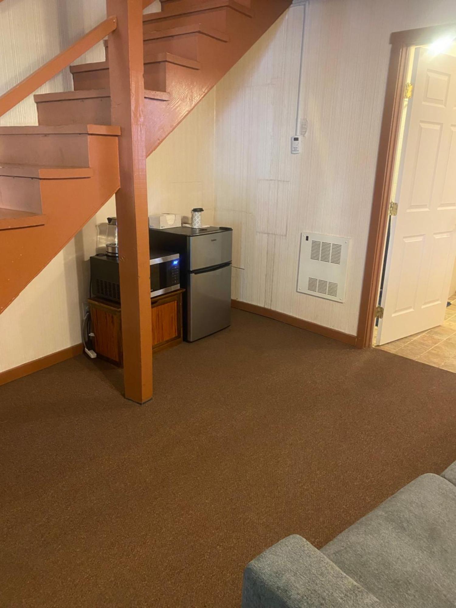 Seven Circles Lodge&Retreat Badger エクステリア 写真
